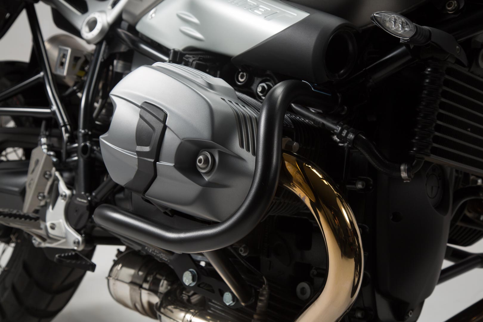 Barre di protezione SW-Motech nere per modelli BMW R nineT (14-)