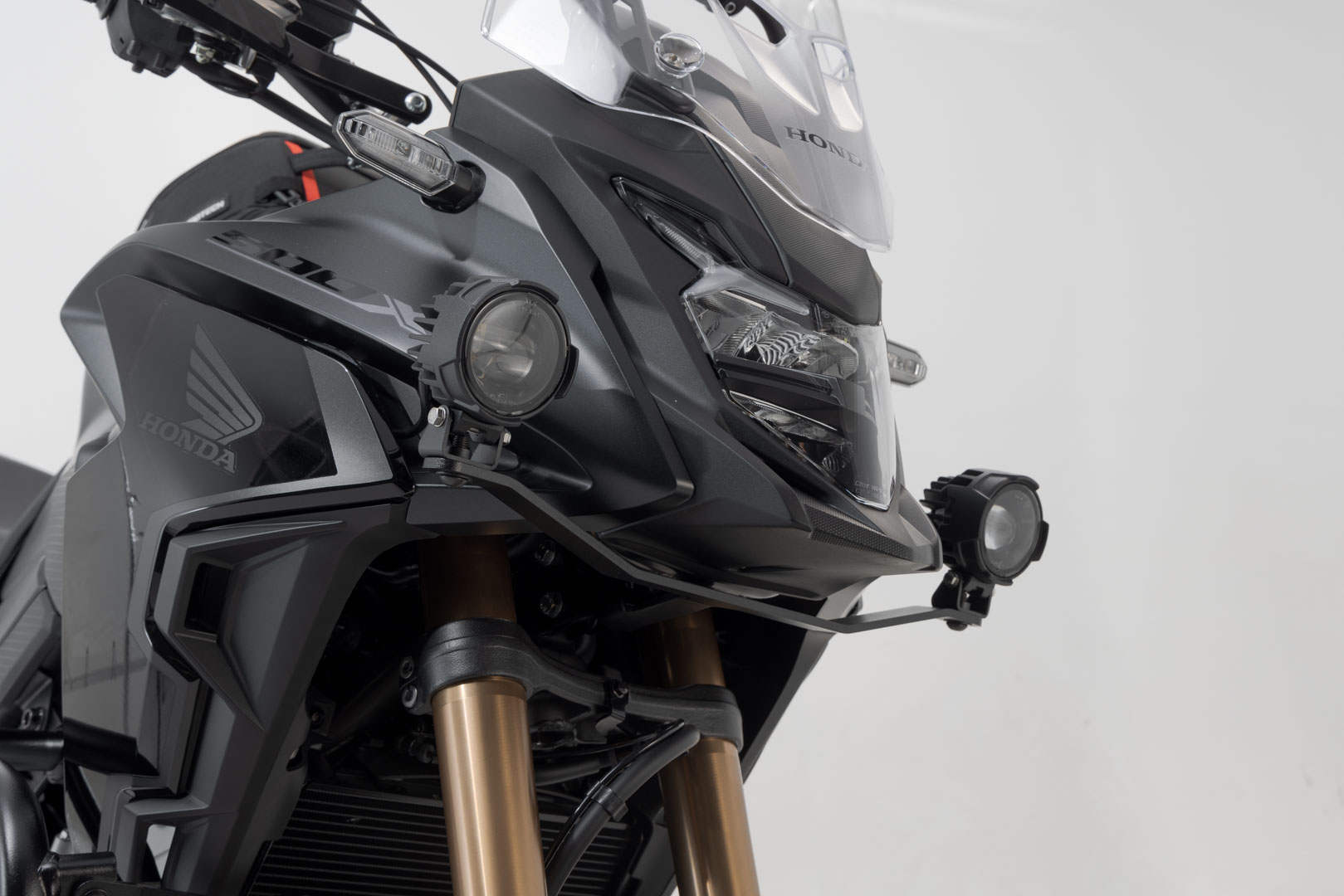 Soporte de faro SW-Motech negro para Honda CB500X (18-)