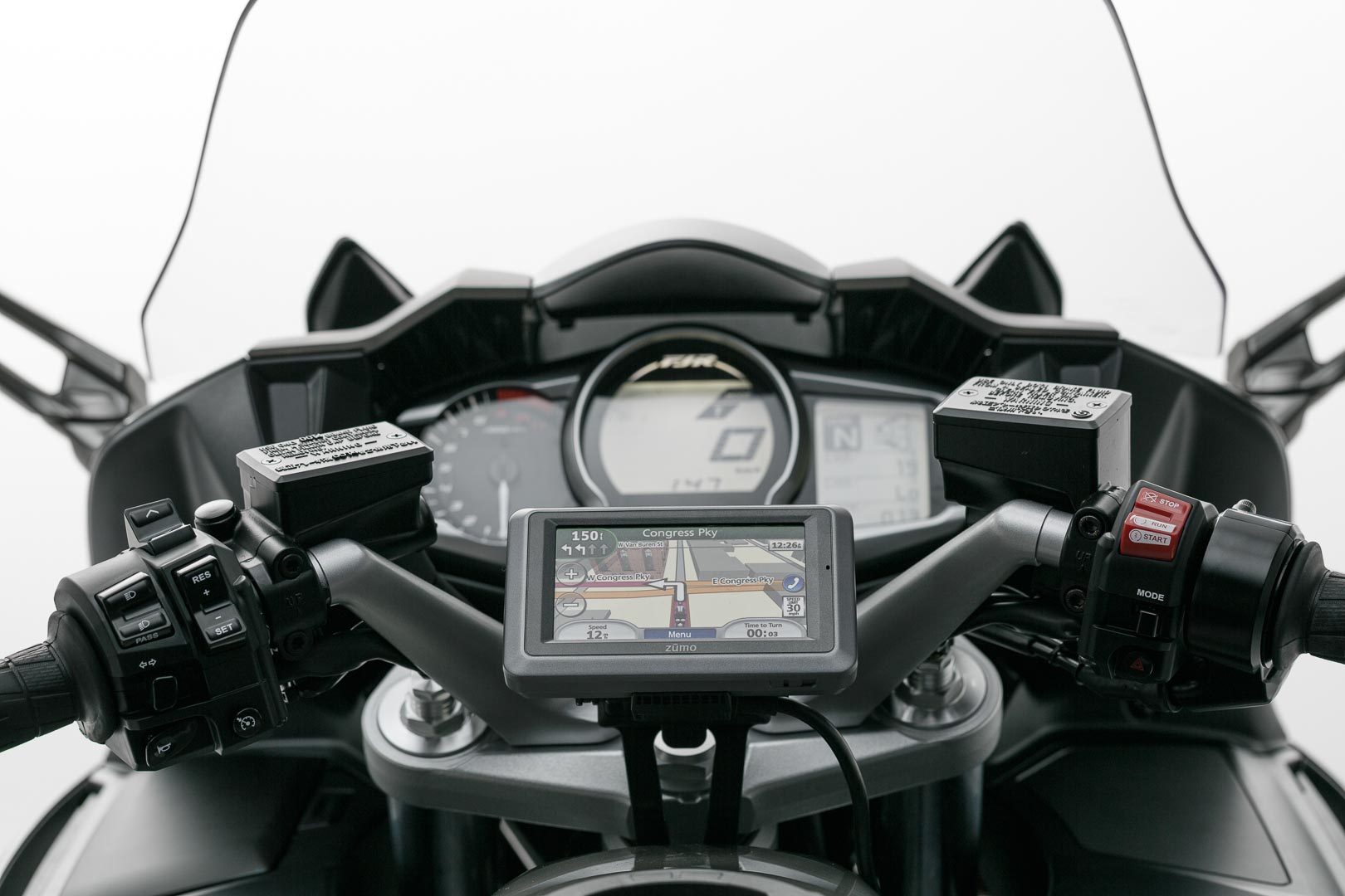 Support de navigation SW-Motech au guidon noir pour Yamaha FJR 1300 (04-)