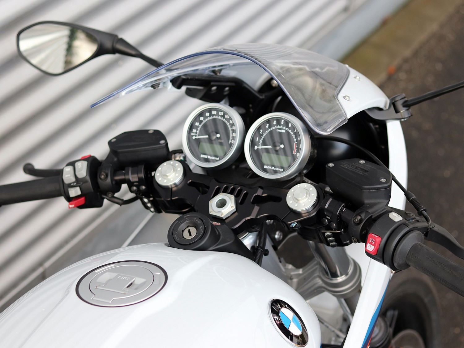 Kit de Stummellenker multiClip SPORT avec bridge supérieur gpRacing pour BMW R nineT Racer à partir de 2017