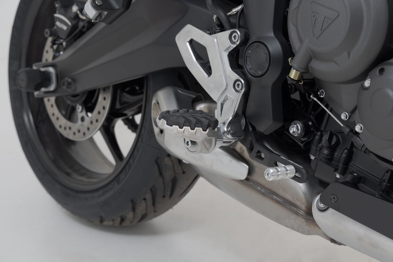 Kit pedane EVO SW-Motech per Triumph Tiger 660 (21-)