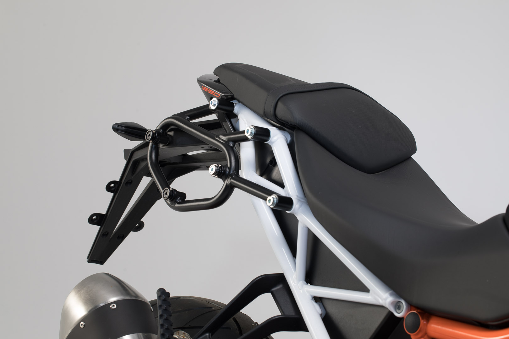 Soporte lateral derecho SW-Motech SLC para KTM 1290 Super Duke R (13-19)