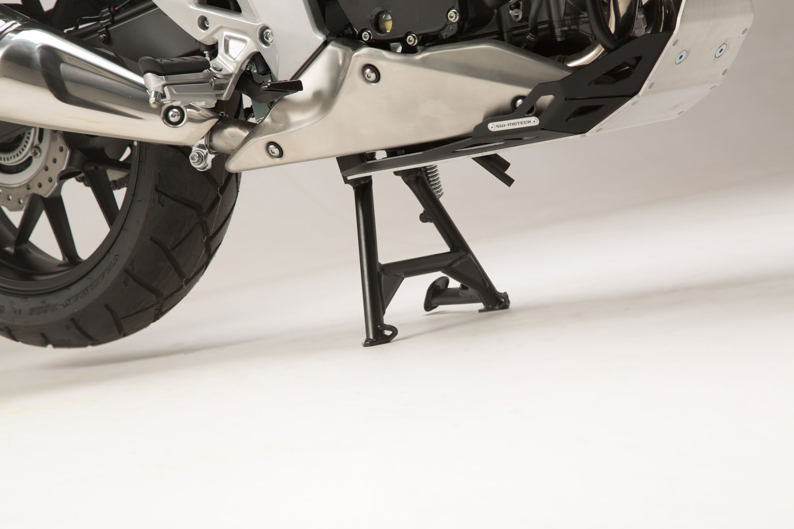 Soporte central SW-Motech negro para Honda CB500F / CB500X / CBR500R