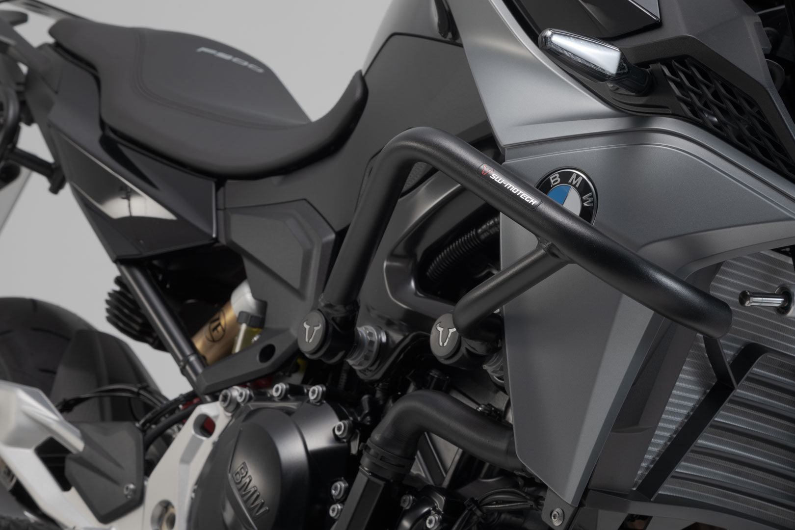 SW-Motech Protectores de Motor Negros para BMW F 900 R (19-)