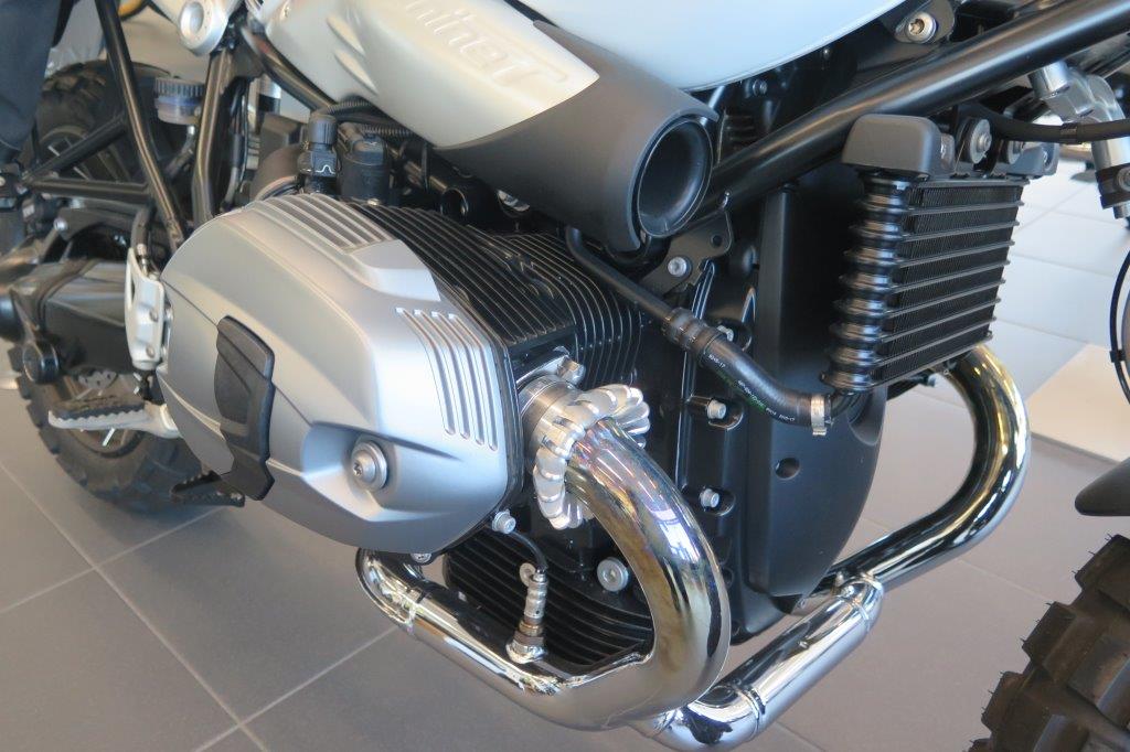 Dado a stella per il collettore di scarico per BMW R nineT Scrambler Urban Pure e Racer