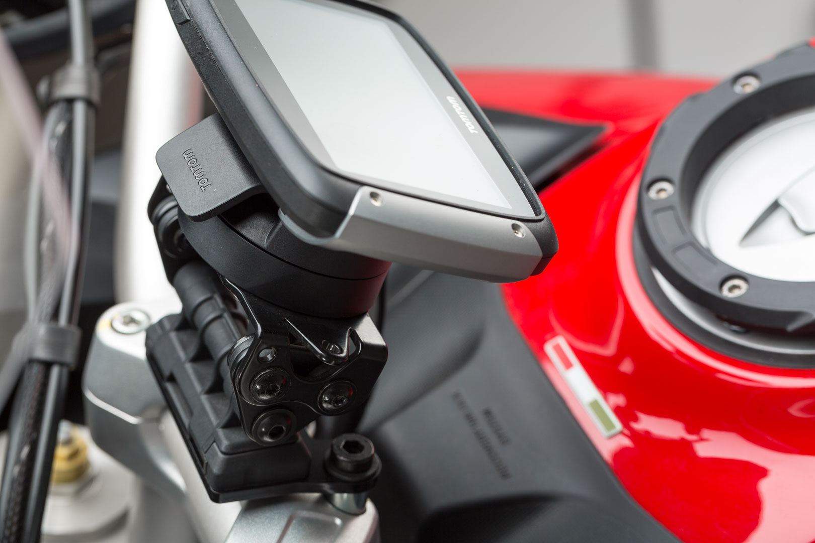 Support de navigation SW-Motech au guidon noir pour Ducati Multistrada 1200 / 950 / 1260