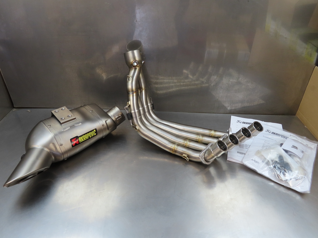 Akrapovic Complete Exhaust System Stainless Steel without Approval for Honda CB 650 R / CBR 650 R