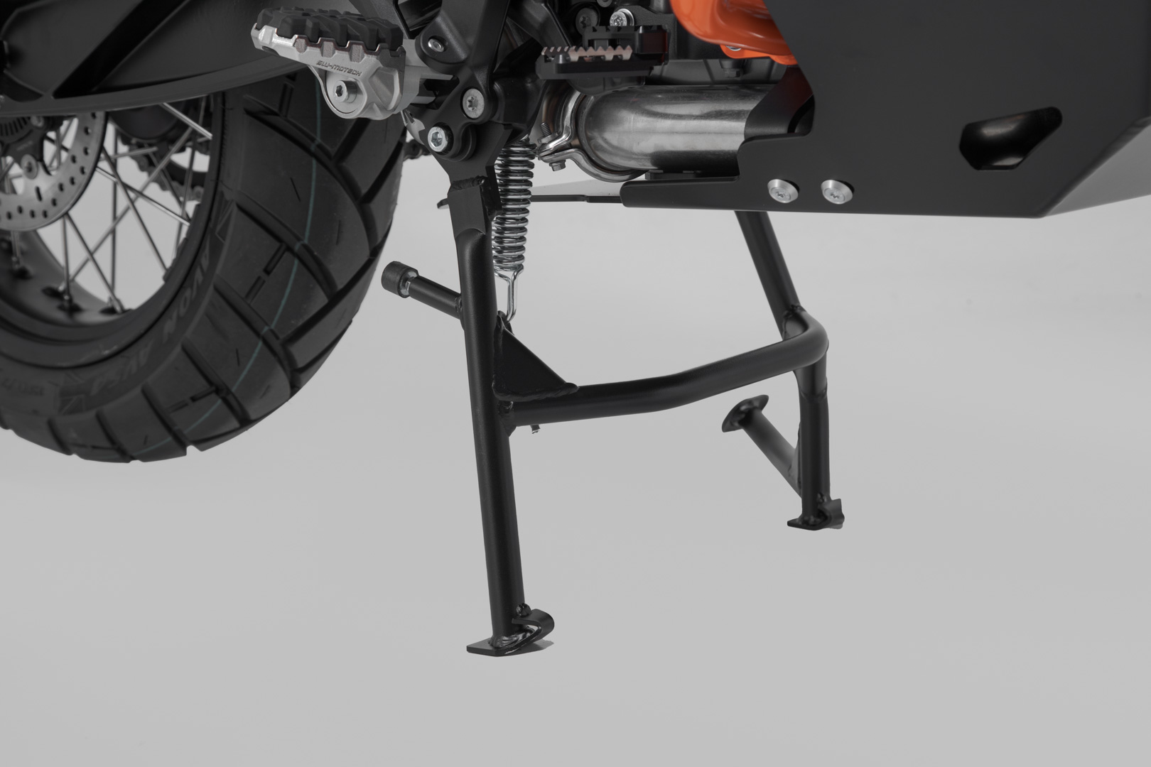 Soporte central SW-Motech negro para KTM 790 Adv (19-) / 890 Adv (20-)